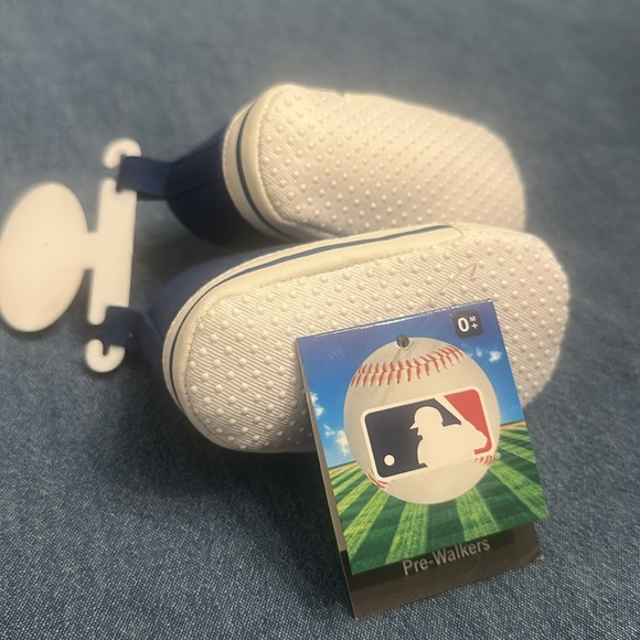 LA Dodgers NWT Baby Fanatic Blue and White Pre Walker sneakers 0-6 months - Picture 7 of 7